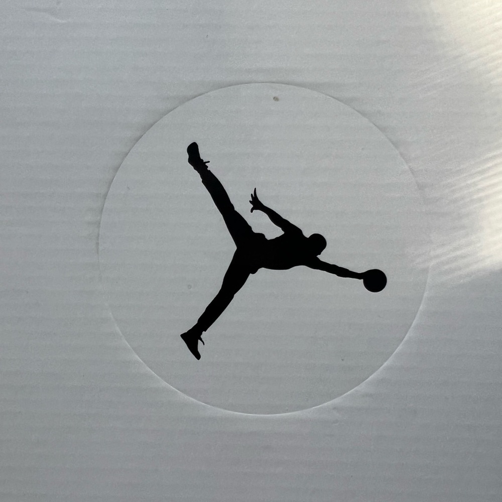 Air Jordan XXXIII University Red GS Youth - Picture 7 of 8